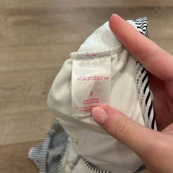 Xhilaration Thin White and Navy Stripe Ruffle Bikini Top - Picture 3 of 4